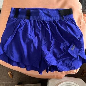 ASIC “metarun split short”  running shorts